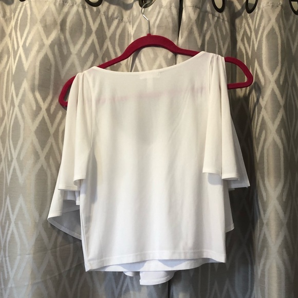 LEITH Ruffle Sleeve Flutter Top - S - Picture 7 of 10